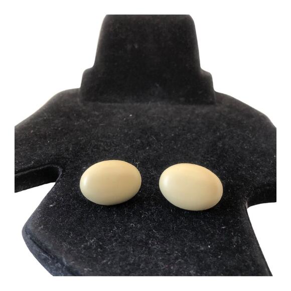 Retro Light Brown Taupe Oval Shaped Lightweight Post Earrings - Picture 3 of 5